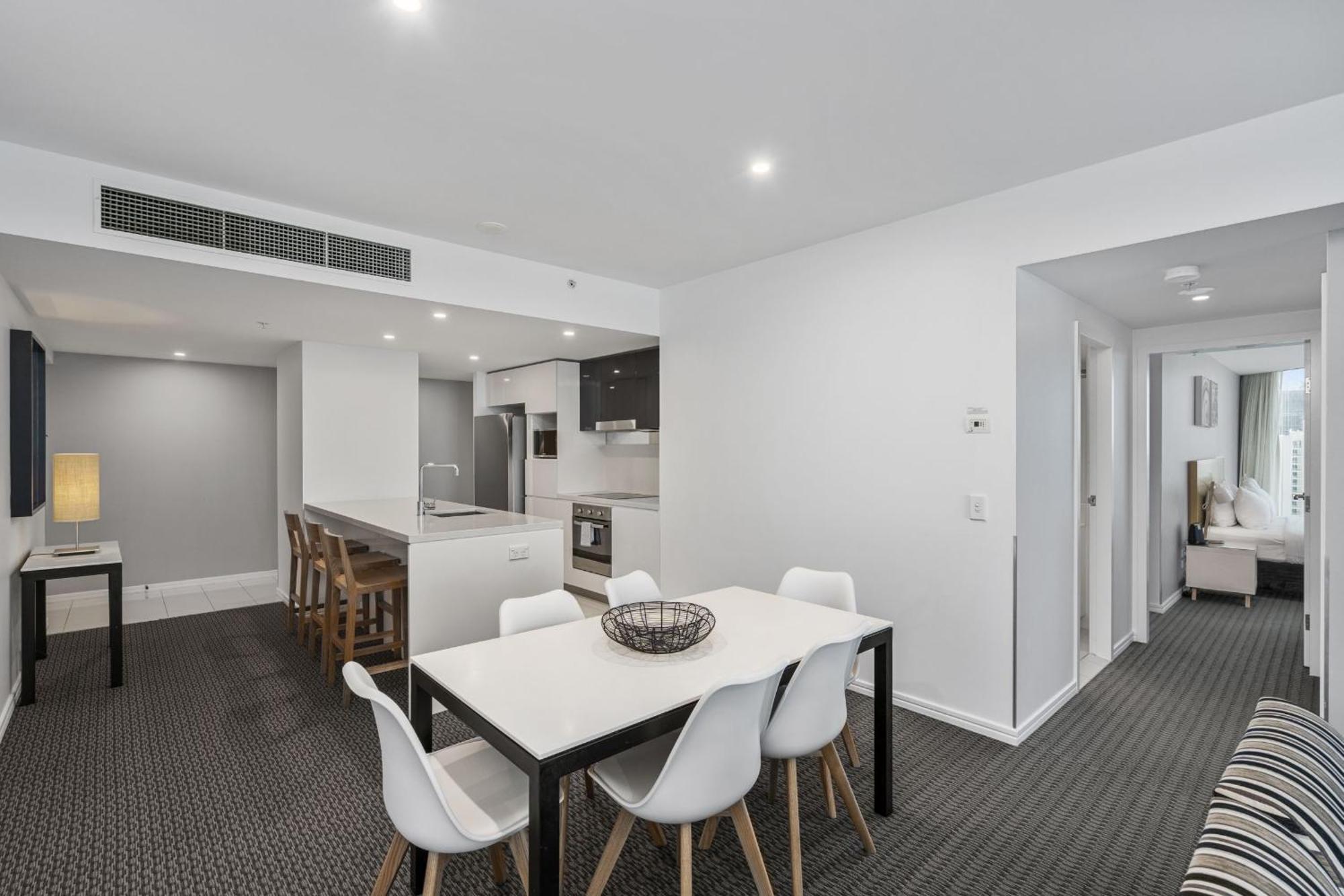 Orchid Residences - Hr Surfers Paradise غولد كوست الغرفة الصورة